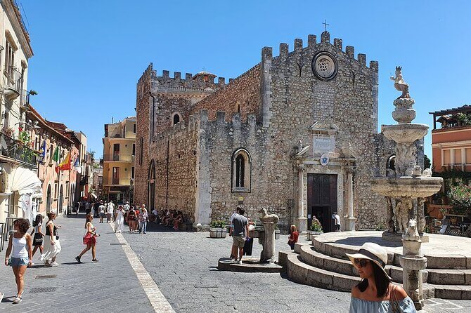 Taormina: A Self-Guided Audio Tour of Sicily’s Hilltop Town - Piazza IX Aprile: a panorama stop you’ll want to pause for