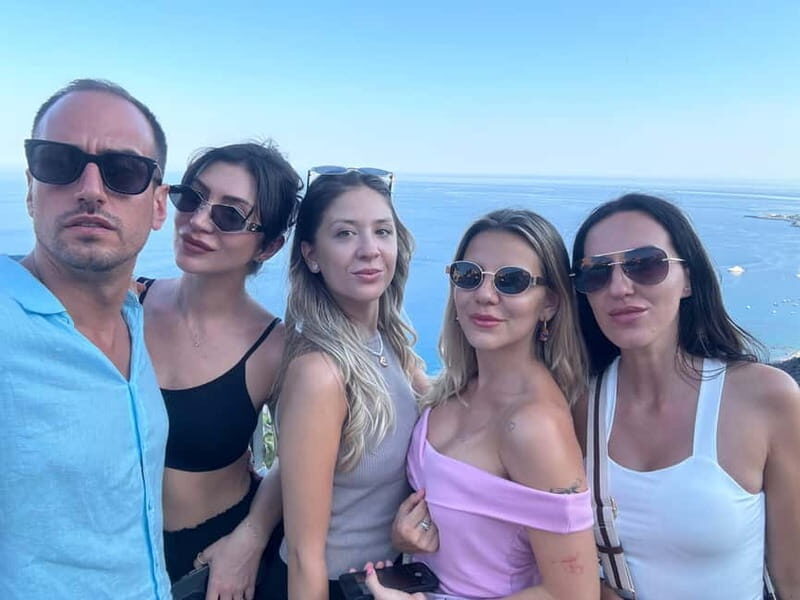 Taormina: exclusive tour with food, drinks, and sunset, pick-up from Catania - Villa Comunale walk: a calmer pace between center and sunset