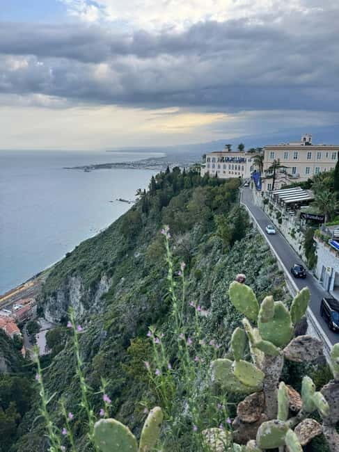 Taormina: exclusive tour with food, drinks, and sunset, pick-up from Catania - Photos and videos included: stop chasing shots