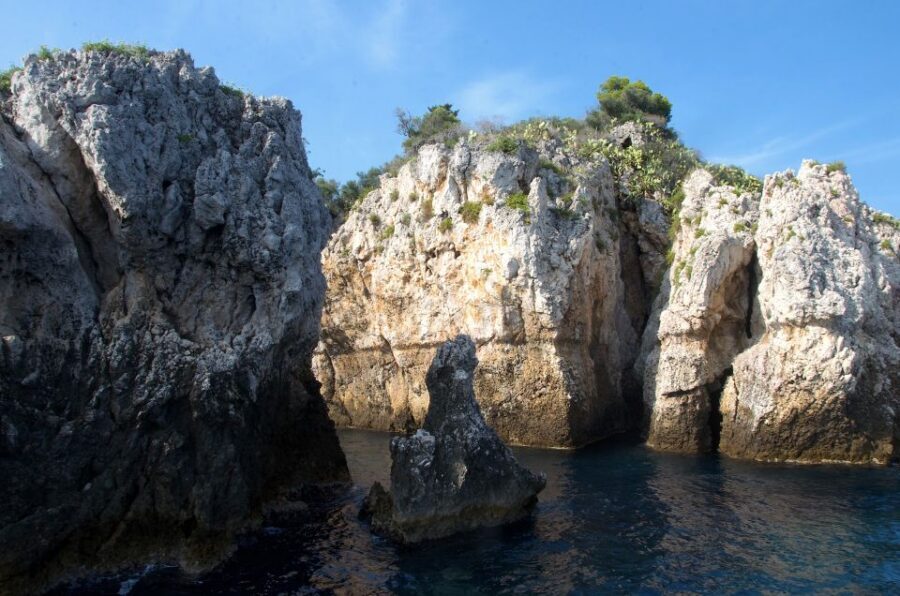 Taormina: White Lotus Tour - Isola Bella and Taormina Bay swim: the moment you will remember