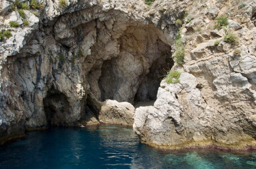 Taormina: White Lotus Tour - On-board vibe: music, snacks, and how the crew keeps it moving