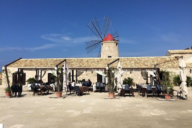The best of the West Segesta, Erice, Trapani Saline, Full-Day Tour from Palermo - Lunch time around Trapani: eat well without burning the schedule