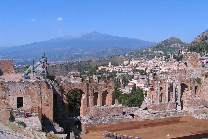 White Lotus Location : Taormina and Etna Private Tour - Mount Etna to 2000 meters: the main event