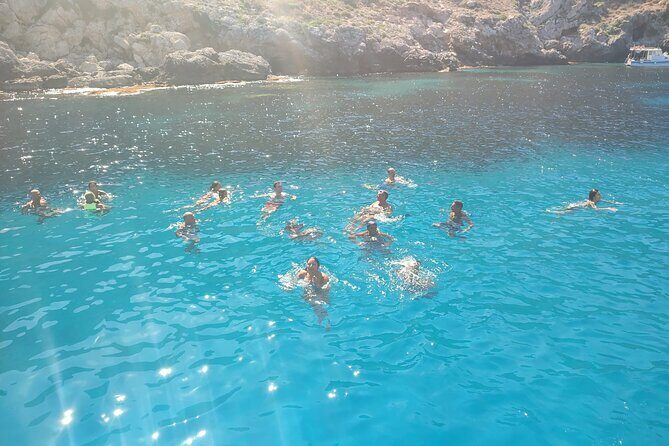 Yacht excursion Shalimar IV - Favignana port time (about 2 hours): where the trip becomes real